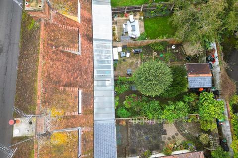 2 bedroom end of terrace house to rent, West Street, Coggeshall