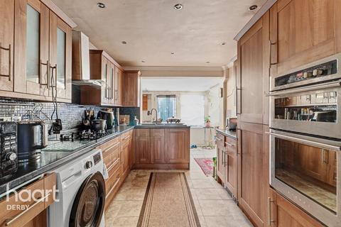 3 bedroom end of terrace house for sale, Dunoon Close, Sinfin
