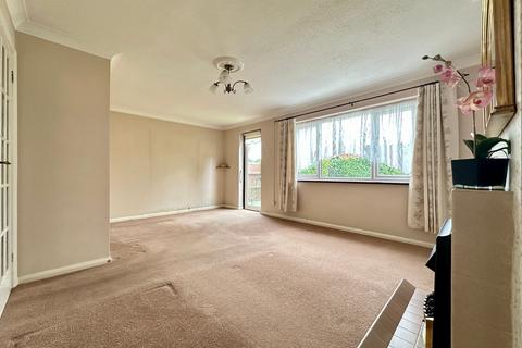 2 bedroom bungalow for sale, Outwood Common Road, Billericay CM11