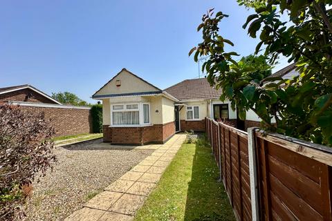 2 bedroom bungalow for sale, Outwood Common Road, Billericay CM11