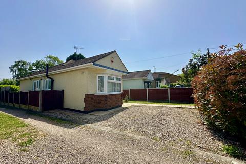 2 bedroom bungalow for sale, Outwood Common Road, Billericay CM11