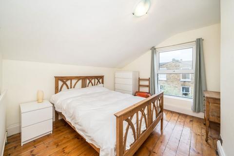 2 bedroom flat for sale, Corrance Road, London SW2