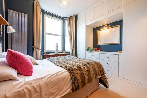 2 bedroom flat to rent, Charteris Road, London NW6