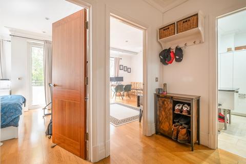 1 bedroom apartment to rent, Melliss Avenue Richmond TW9