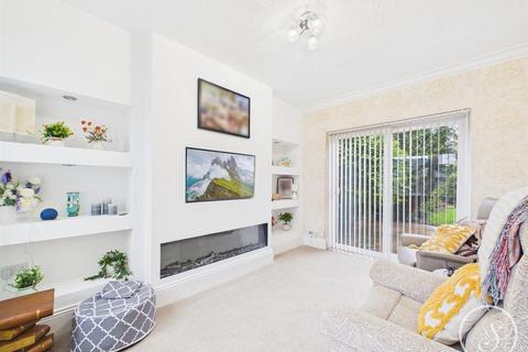 3 bedroom semi-detached house for sale, Howard Avenue, Leeds