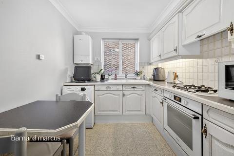 2 bedroom flat for sale, High Road, London