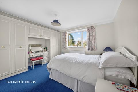 2 bedroom flat for sale, High Road, London