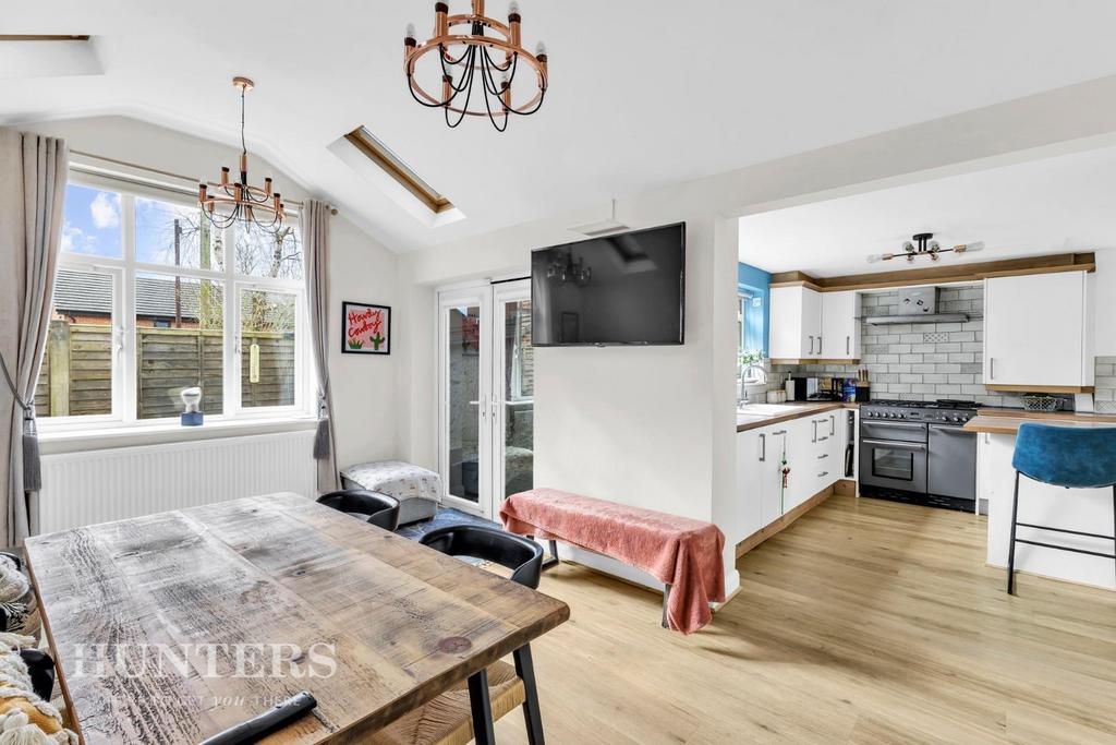 Dining to Kitchen