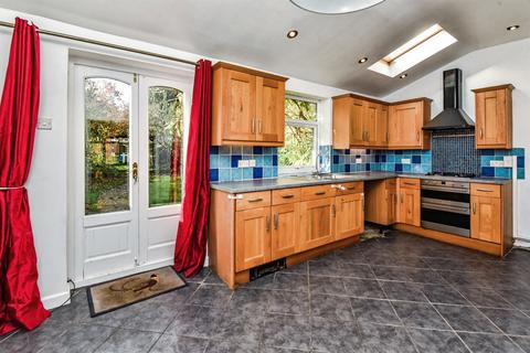 3 bedroom detached house for sale, Windsor Crescent, Frome