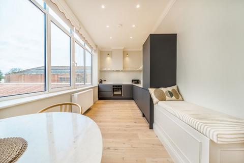 undefined, Heath Road, TWICKENHAM TW1