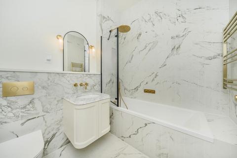 undefined, Heath Road, TWICKENHAM TW1