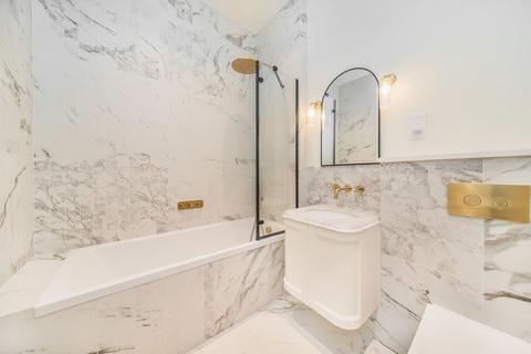 undefined, Heath Road, TWICKENHAM TW1