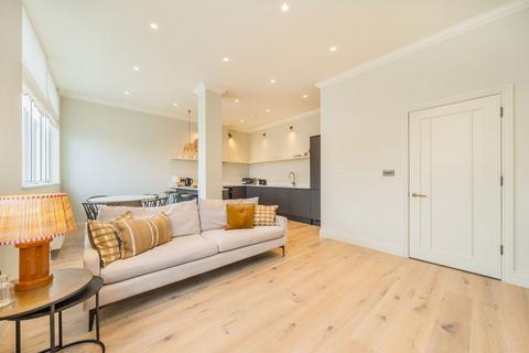 undefined, Heath Road, TWICKENHAM TW1