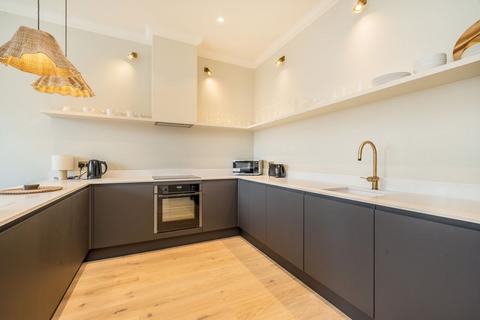 undefined, Heath Road, TWICKENHAM TW1
