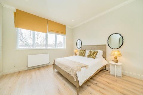 undefined, Heath Road, TWICKENHAM TW1