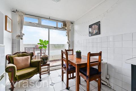 2 bedroom flat for sale, Clapham Road, London