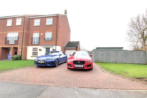 4 bedroom end of terrace house for sale, Sandringham Road, Brough, East Yorkshire HU15