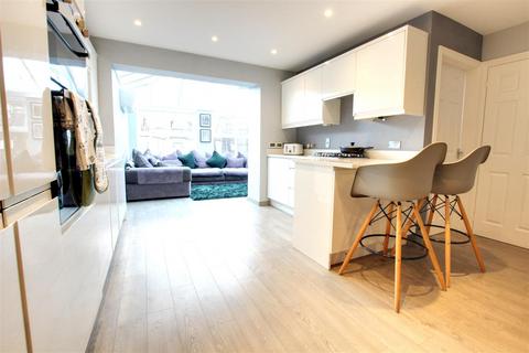 4 bedroom end of terrace house for sale, Sandringham Road, Brough, East Yorkshire HU15