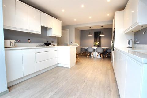 4 bedroom end of terrace house for sale, Sandringham Road, Brough, East Yorkshire HU15