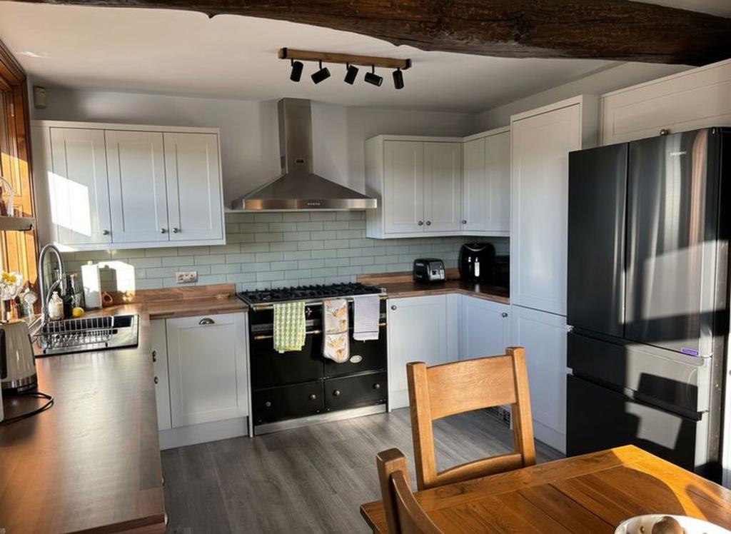 Dining kitchen