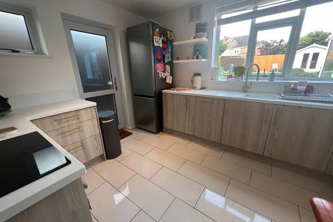 3 bedroom semi-detached house for sale, Highfield Crescent, Wigston, LE18