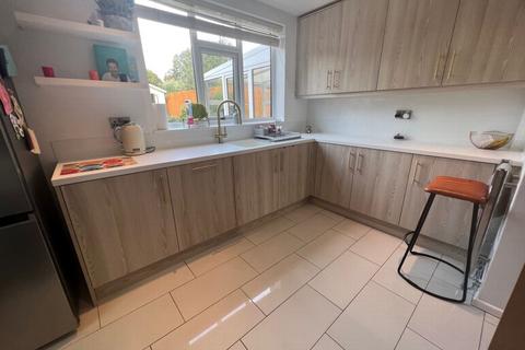 3 bedroom semi-detached house for sale, Highfield Crescent, Wigston, LE18