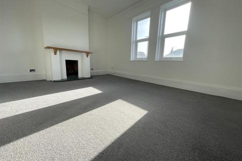 1 bedroom flat for sale, Albert Road, Southsea
