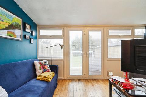 3 bedroom semi-detached house for sale, Linton Crescent, Leeds