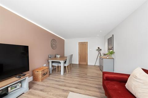 2 bedroom apartment for sale, Hillside Road, Whyteleafe CR3