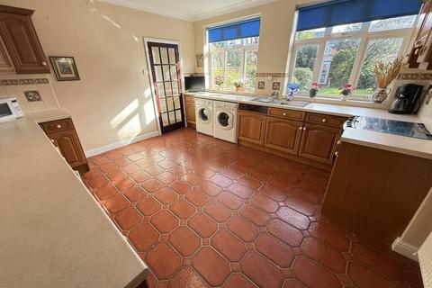 3 bedroom detached house for sale, Thurnview Road, Evington, LE5