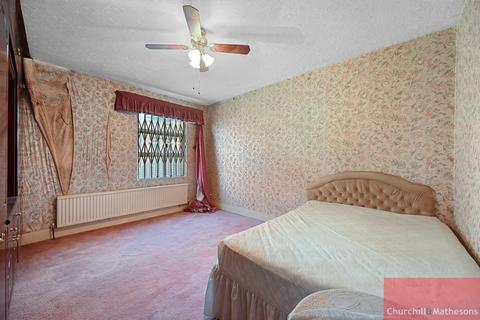 4 bedroom flat for sale, Manor Park Road, London, NW10 4