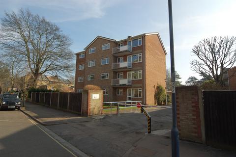 Elton Close, Hampton Wick, Kingston upon Thames KT1