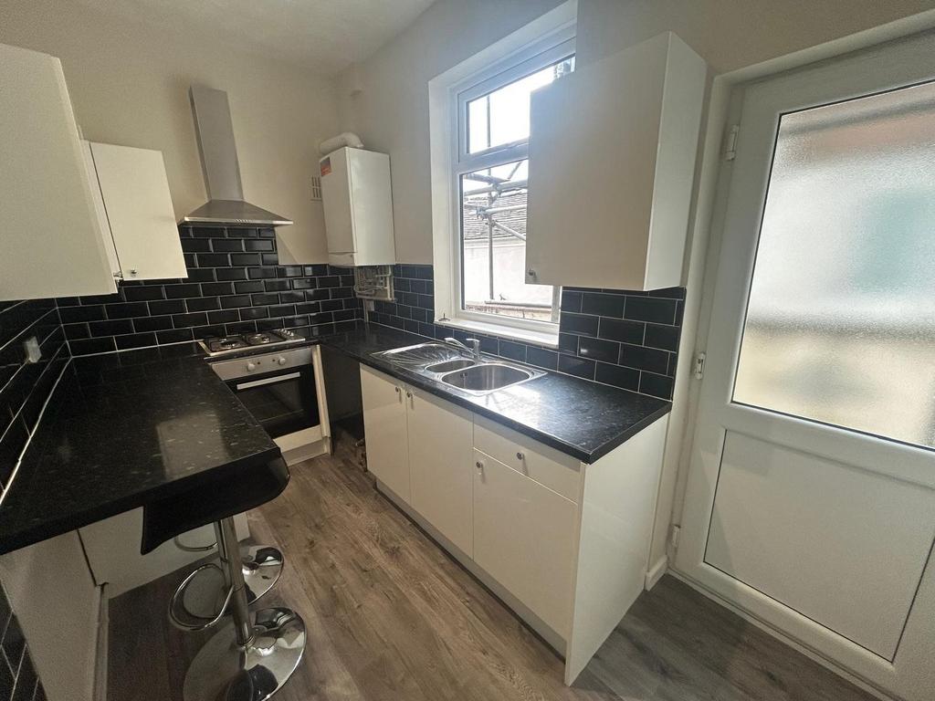 Kitchen b