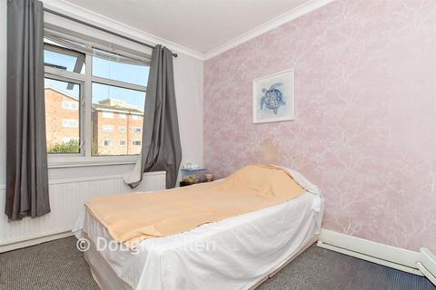 4 bedroom terraced house for sale, Lyndhurst Gardens, Ilford IG2