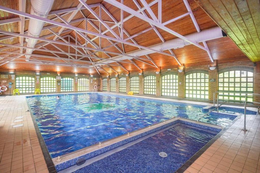 Leisure complex