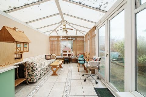 3 bedroom end of terrace house for sale, Gosport Road, Lee-on-the-Solent, Hampshire, PO13