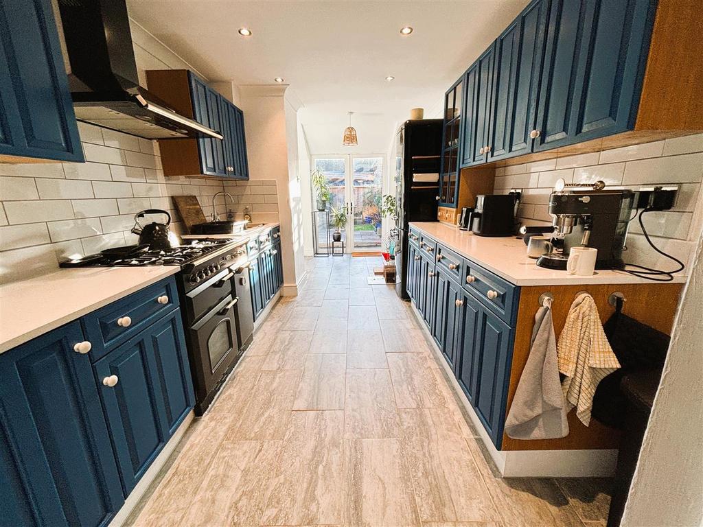 Kitchen\dining area