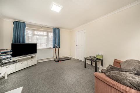 3 bedroom terraced house for sale, Dabbs Hill Lane, Northolt . UB5 4DD