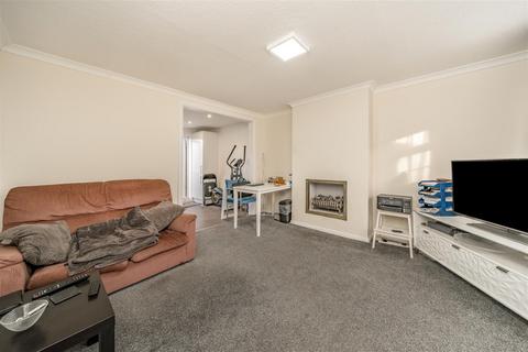 3 bedroom terraced house for sale, Dabbs Hill Lane, Northolt . UB5 4DD