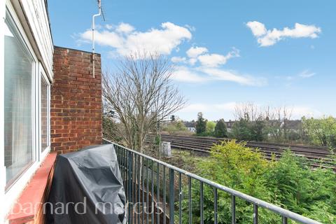 2 bedroom apartment for sale, Delamere Road, London