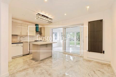 4 bedroom house to rent, Bramham Gardens, Chessington, KT9