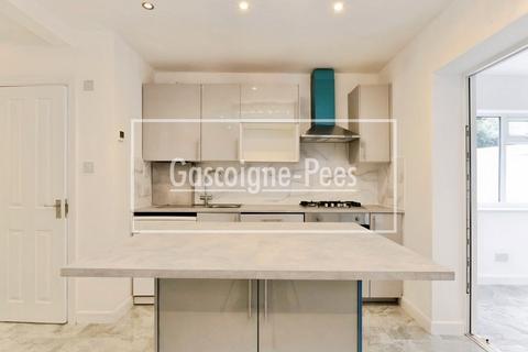 4 bedroom house to rent, Bramham Gardens, Chessington, KT9