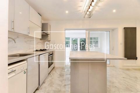 4 bedroom house to rent, Bramham Gardens, Chessington, KT9