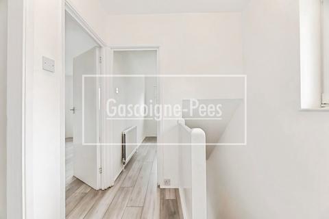 4 bedroom house to rent, Bramham Gardens, Chessington, KT9