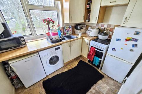 2 bedroom flat for sale, Montford Close, Sunderland, Tyne and Wear, SR3 2RL