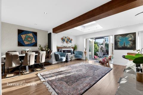 undefined, Ravenswood Avenue, Surbiton