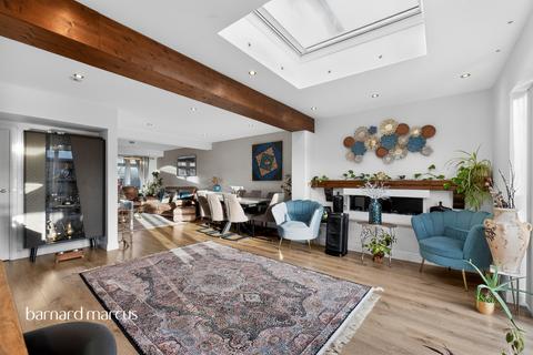 undefined, Ravenswood Avenue, Surbiton
