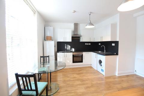2 bedroom apartment to rent, Hanley Road, London N4