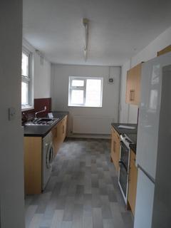 5 bedroom terraced house to rent, Pevensey Road, Brighton, BN2 3AG