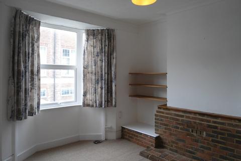 5 bedroom terraced house to rent, Pevensey Road, Brighton, BN2 3AG